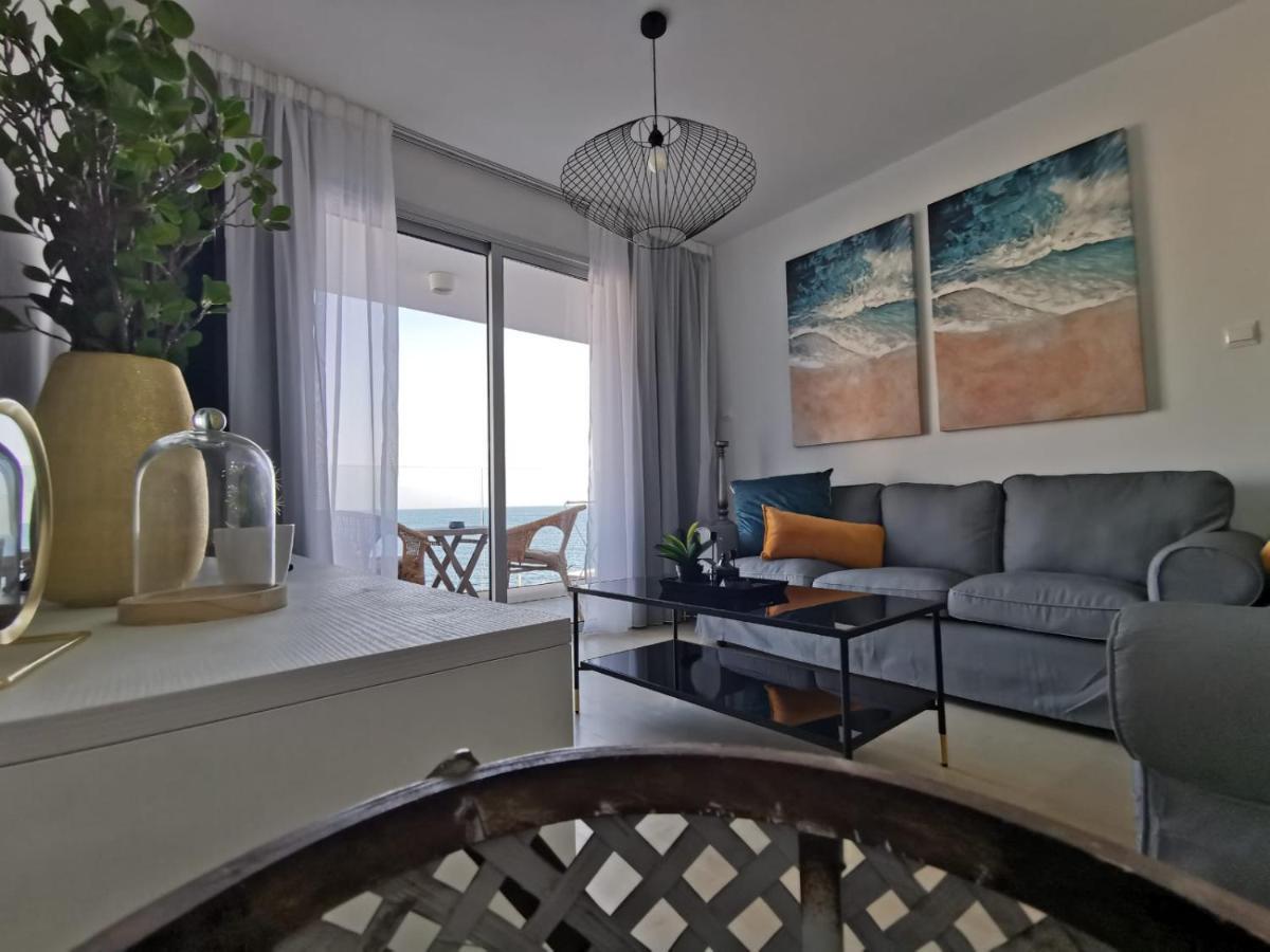 Cosea Living: Seaside Two Bedroom Flat In Harbour 106 Paphos Eksteriør billede
