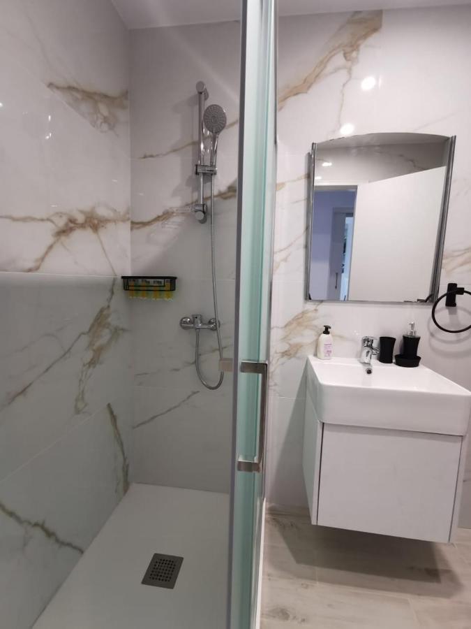 Cosea Living: Seaside Two Bedroom Flat In Harbour 106 Paphos Eksteriør billede